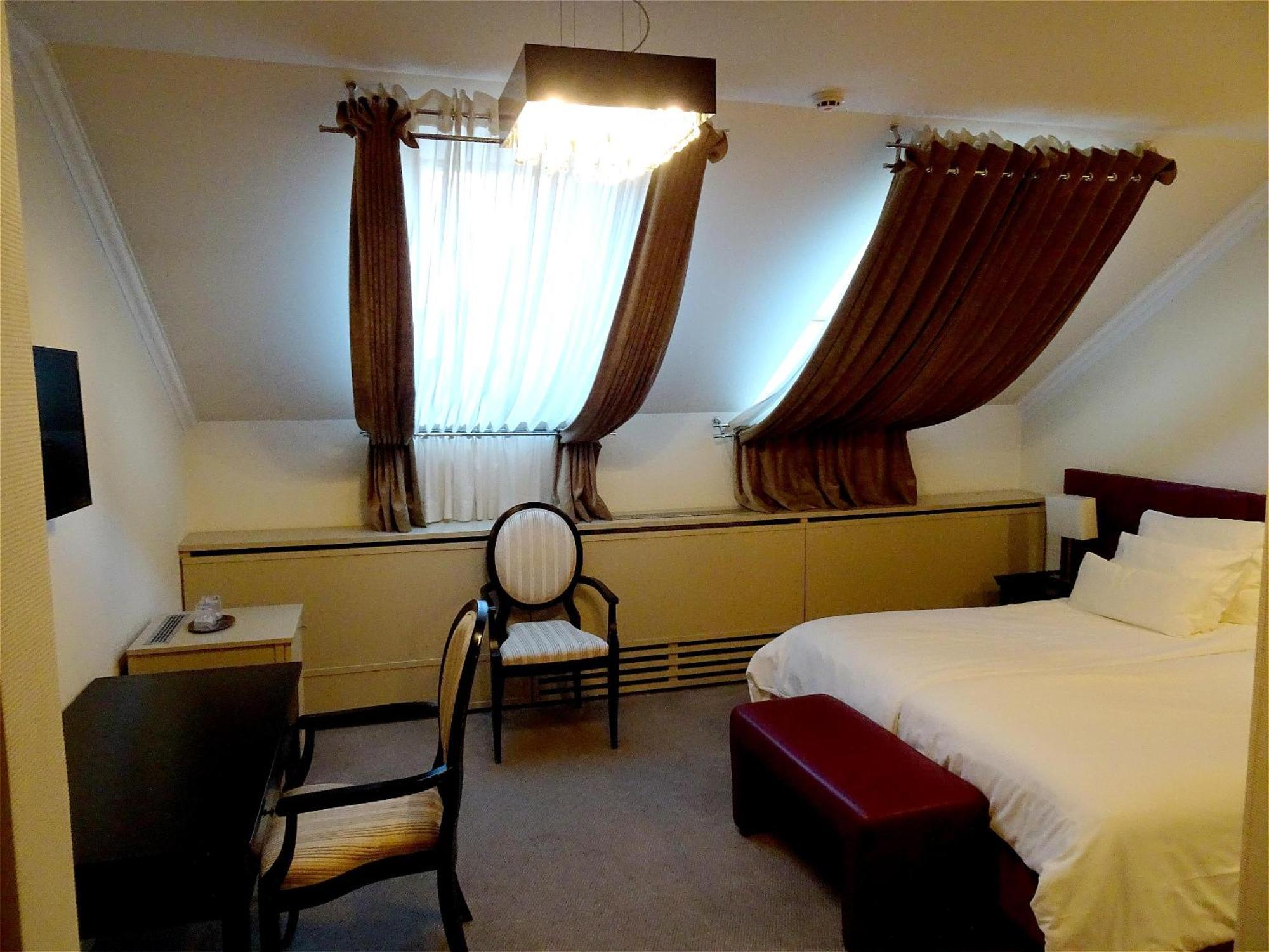 Hotel Mitra, Story Hotels พทุย ภายนอก รูปภาพ