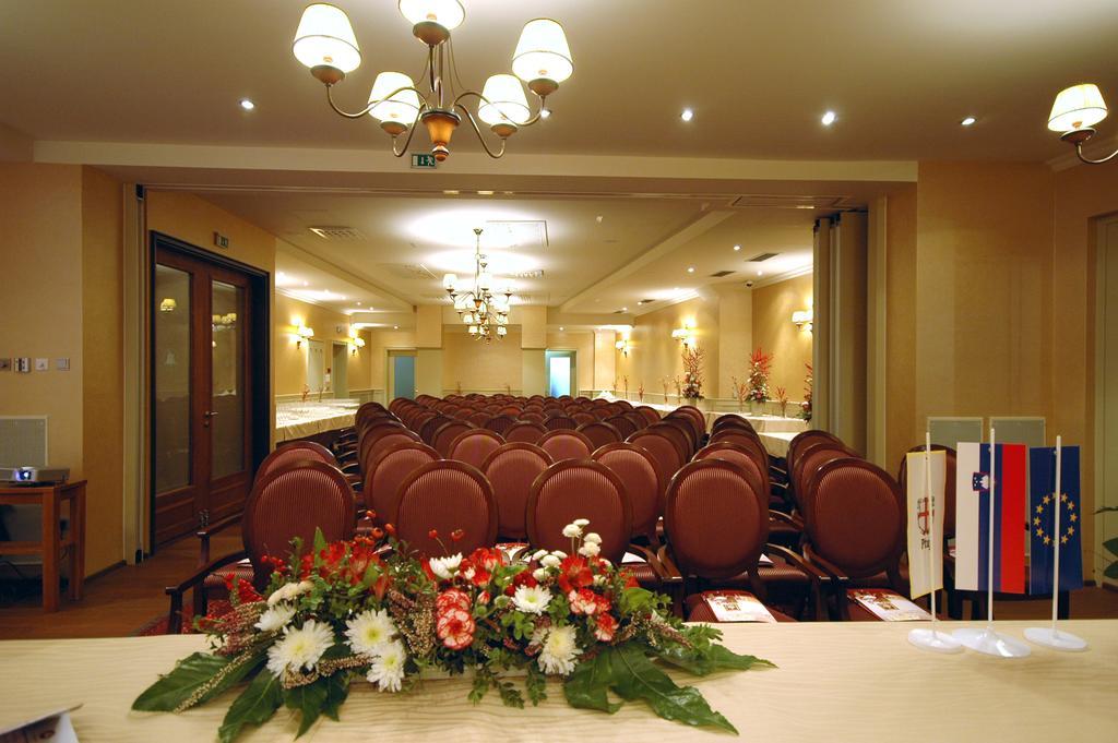 Hotel Mitra, Story Hotels พทุย ภายนอก รูปภาพ